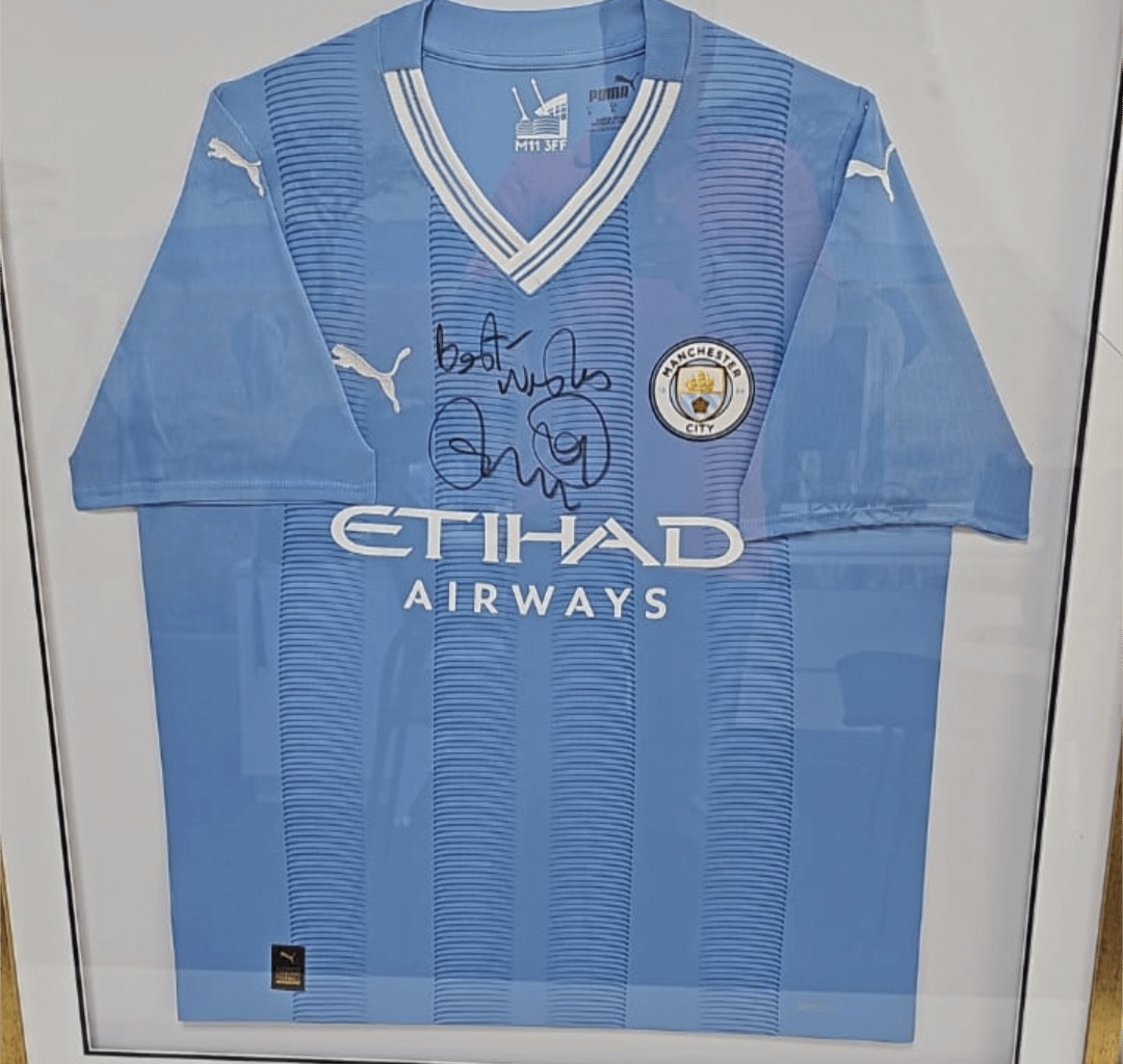Does anyone know which signatures these could be ?