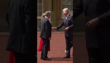 Sir Keir Starmer arrives at Buckingham Palace to meet with the king following election win. #thesun
