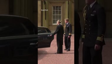 Rishi Sunak arrives at Buckingham Palace to formally resign. #thesun #rishisunak