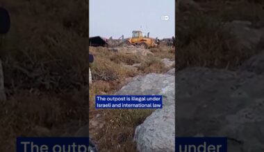 Israeli police clash with settlers in the occupied West Bank | DW News