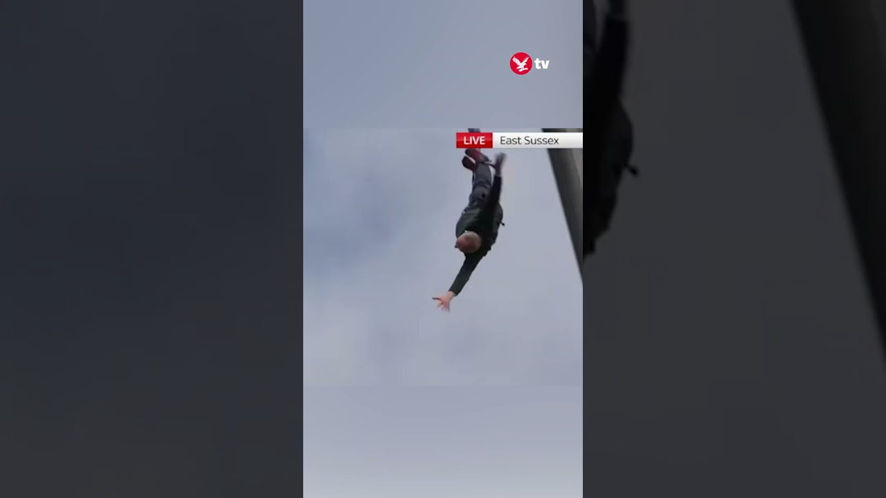 Ed Davey bungee jumps #news #politics #shorts