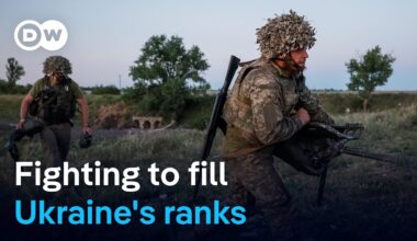Ukraine's unpopular draft law brings in more recruits. So what is the army planning next? | DW News