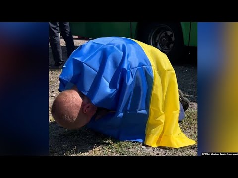 Ukrainian POWs Return From Russian Captivity After Prisoner Exchange