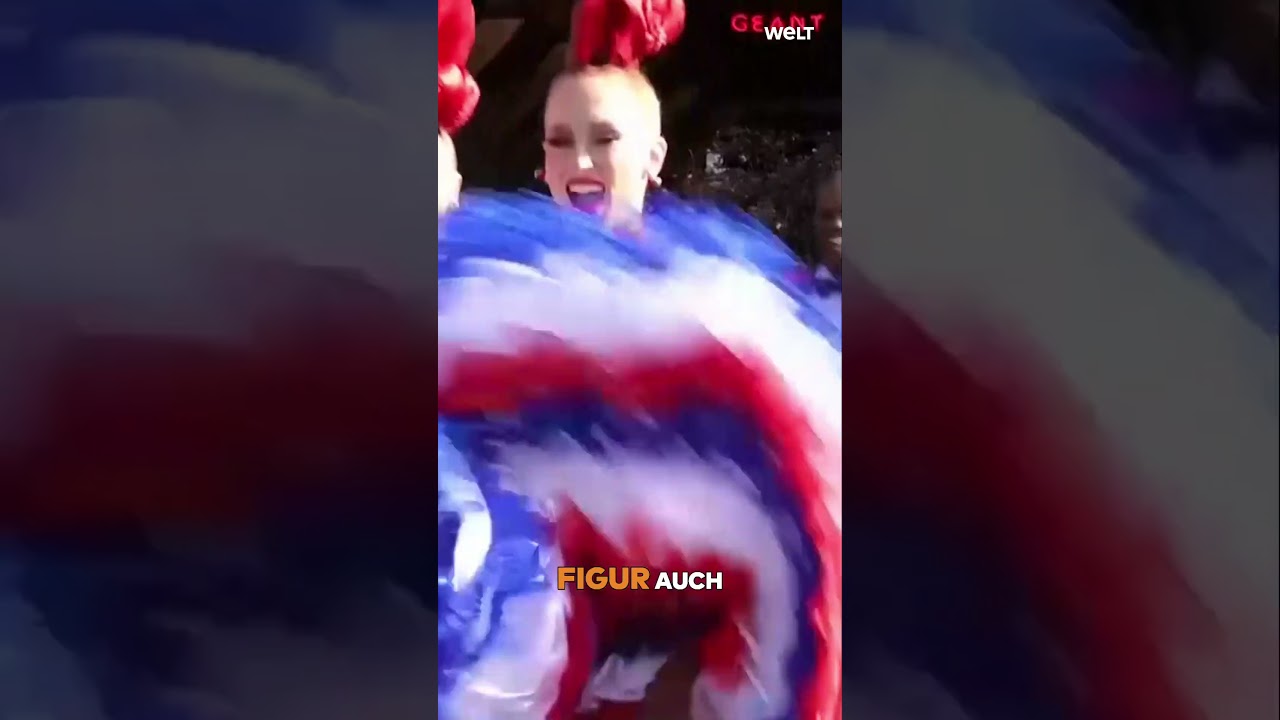 PARIS: Die spektakuläre Ankunft des Olympischen Feuers! Empfang vor dem Moulin Rouge #shorts