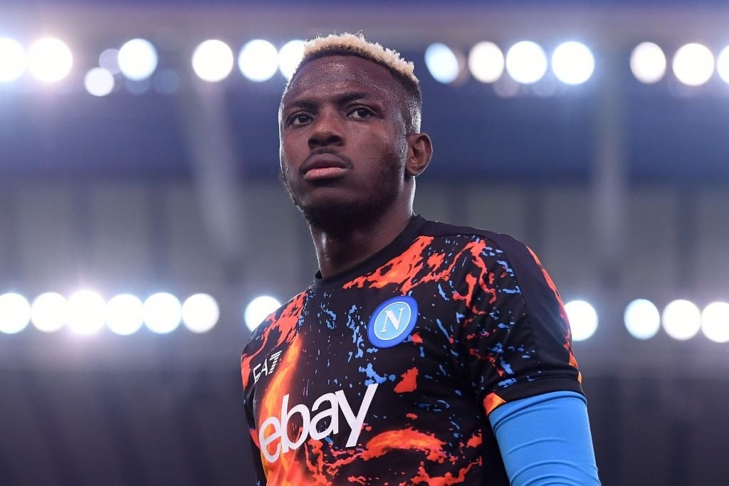 [Fabrizio Romano] Victor Osimhen’s priority remains to leave Napoli this summer.  Paris Saint-Germain won’t pay the clause and talks are in stand-by at current conditions, no chance to include Kang-in Lee.  Osimhen could also consider Saudi League bids, as Napoli want Lukaku to replace him.