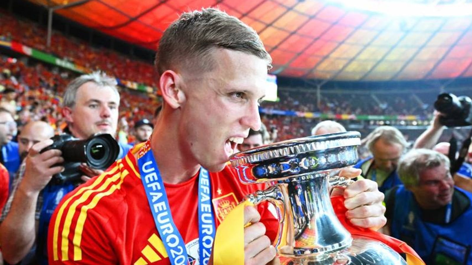 Dani Olmo zu Bayern? Poker könnte noch heiß werden