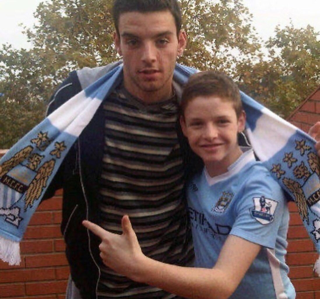 Sergio Gomez to Real Sociedad for €9m. One less lifelong Blue in the team 🥺💙