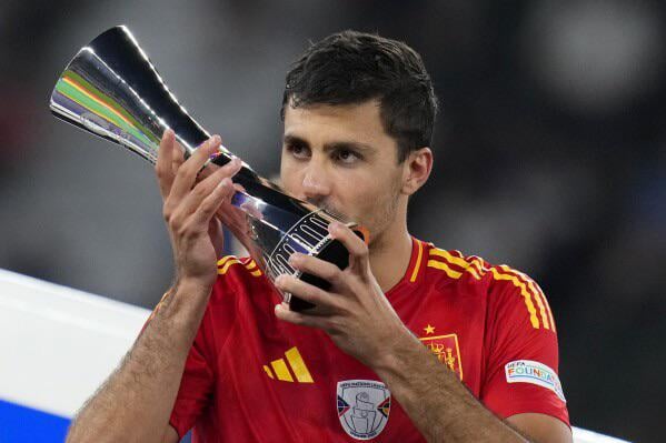Premier League Champion. Euro Champion and Player of the Tournament. Only one loss during the entire season in all competitions. Ballon d'Or?