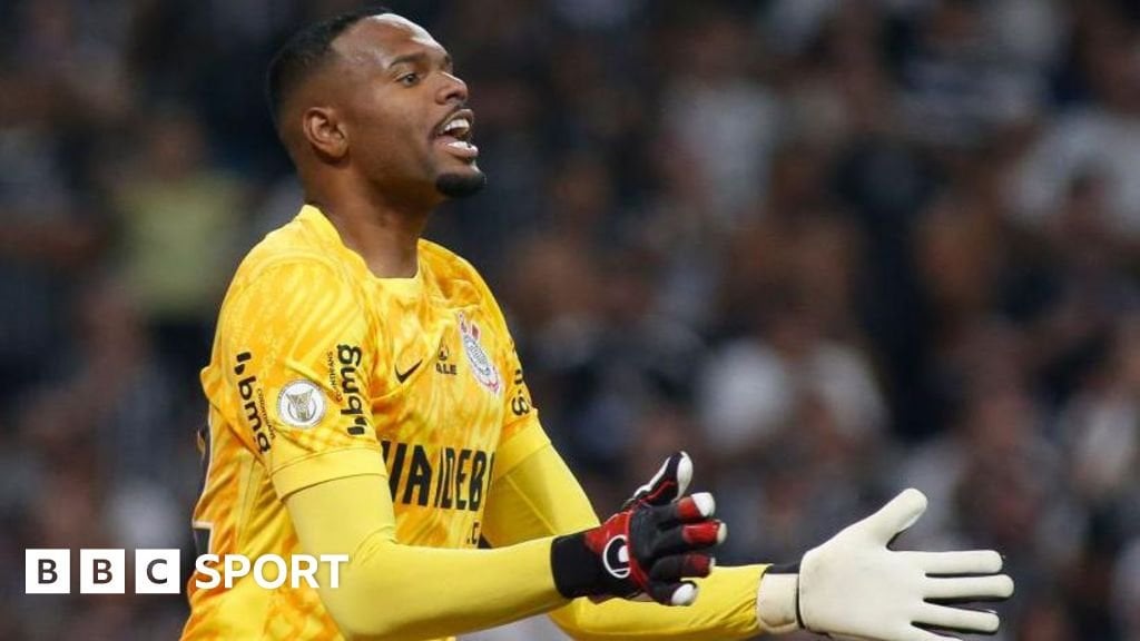 Nottingham Forest sign 6ft 8in Brazilian goalkeeper