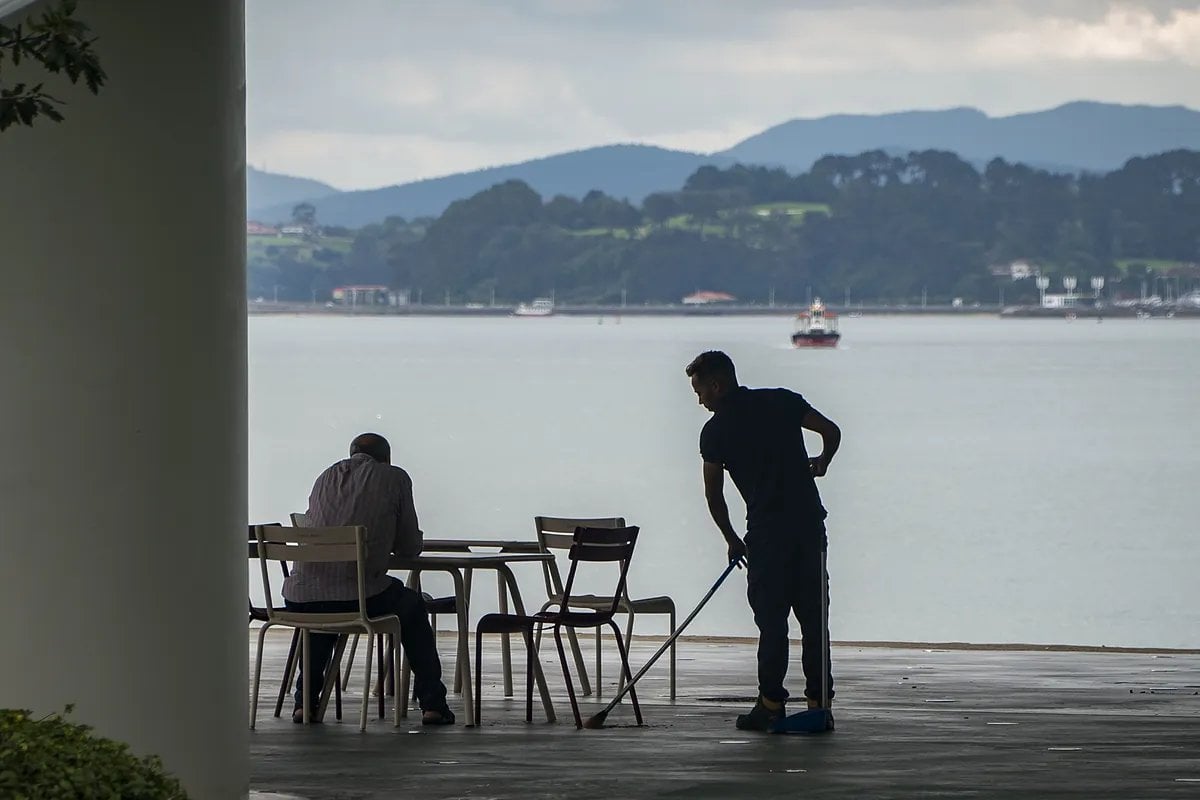 El Turismo se revuelve contra la reducción de la jornada laboral: "Bares y restaurantes ganarán un 20% menos"