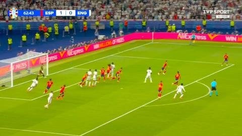 Man what a bummer this didn't go in, Jude had Dani absolutely blast into Olmo