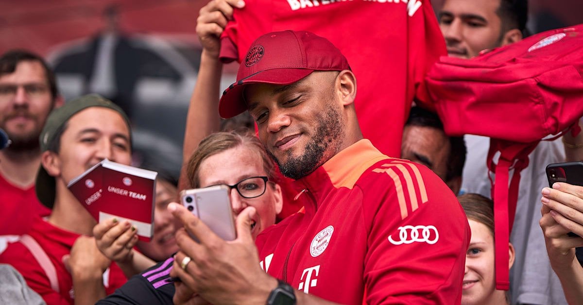 FC Bayern's first open training session of the new season