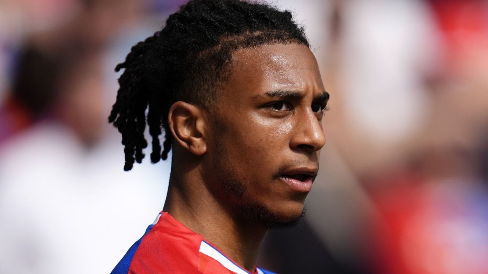 [Sky Sports] Michael Olise has completed his move from Crystal Palace to Bayern Munich. The Bundesliga side will pay £50.8m (€60m) including add-ons to bring the 22-year-old to the Allianz Arena.