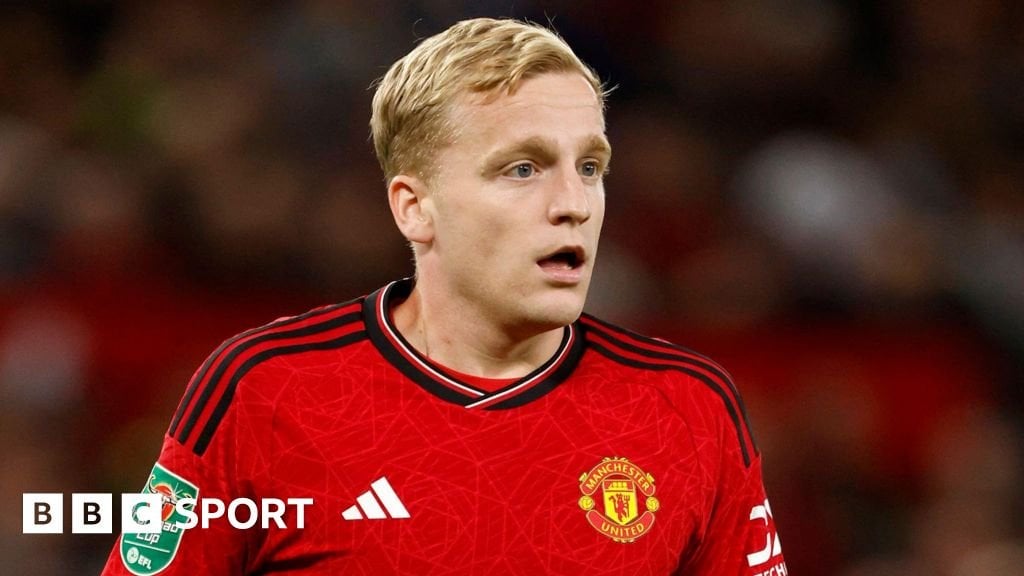 [BBC] Van de Beek close to joining Girona from Man Utd