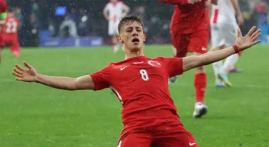 Arda Güler became the third player to both score (1 goal vs Georgia) and provide an assist (1 assist vs Austria) in a European Championship before turning 20.