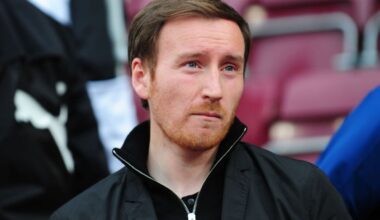 Ian Cathro é a aposta do Estoril Praia para treinador