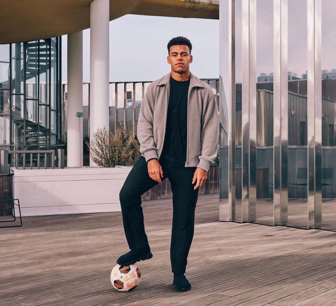 [Loic Tanzi]JUST IN: Bayern Munich have made a new bid of over €40m for Desiré Doué! The Germans are close to Rennes’ demands.