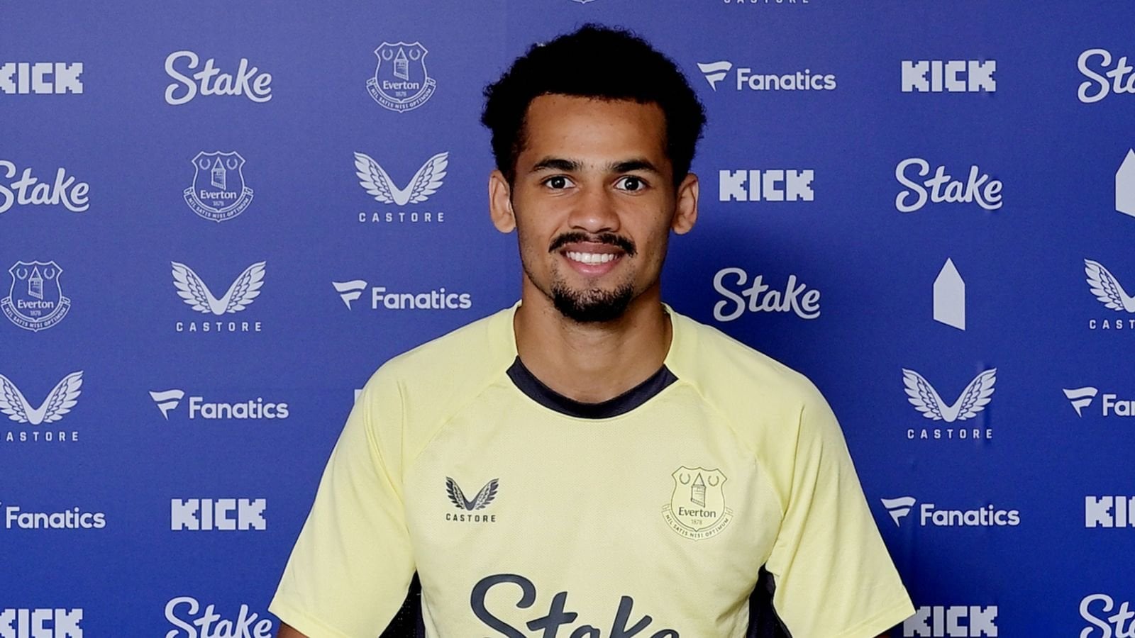 Everton have signed former Sheffield United forward Iliman Ndiaye from Marseille for an undisclosed fee