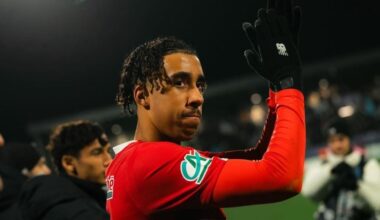 [Fabrizio Romano] Manchester United want to get Leny Yoro deal done as soon as possible to avoid any hijack. Contract proposal valid until June 2029 with an option for further season, salary increasing every year. Yoro, set to travel to England with his family.