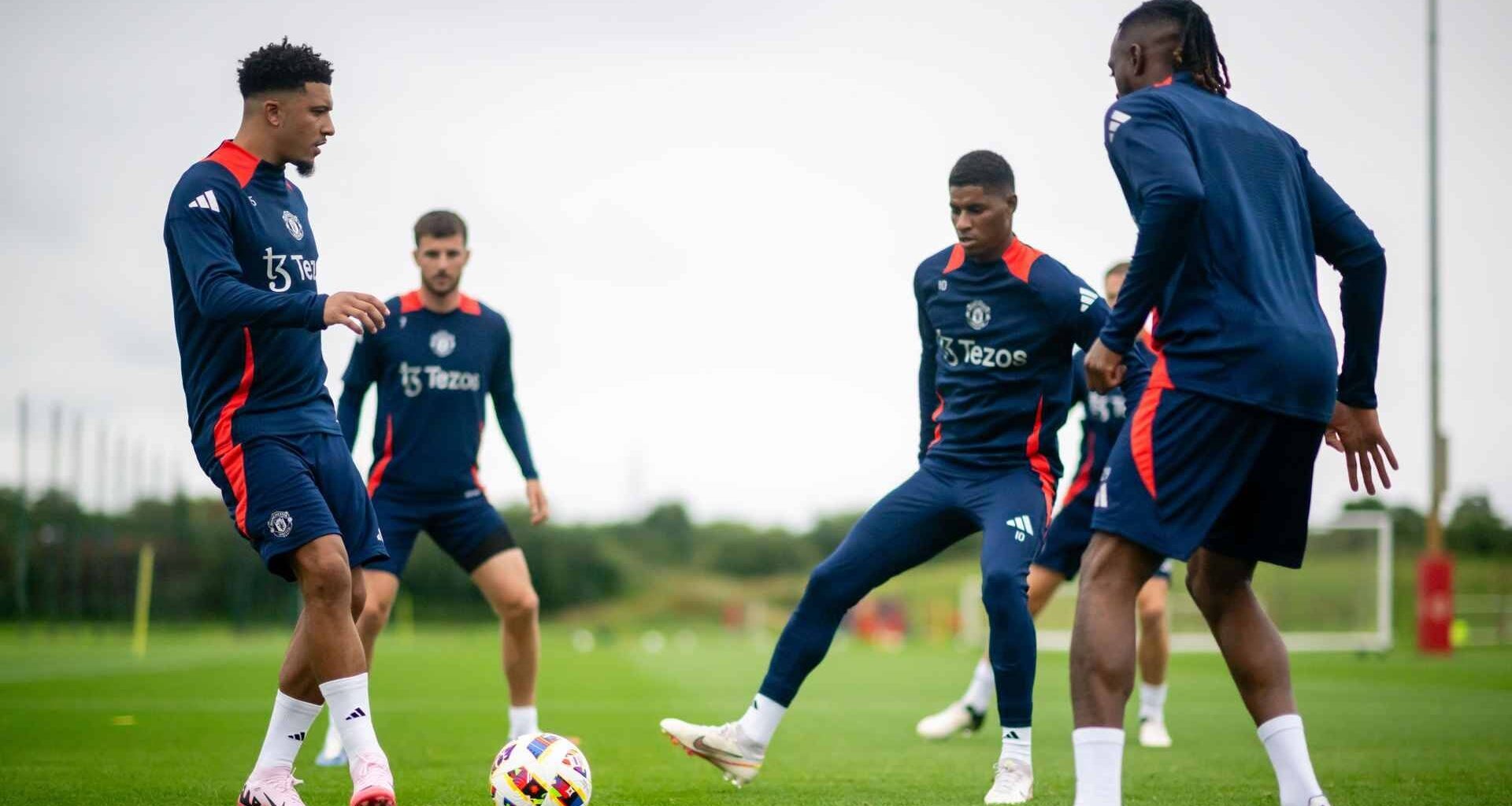 [OFFICIAL] Jaden Sancho returns to United training.