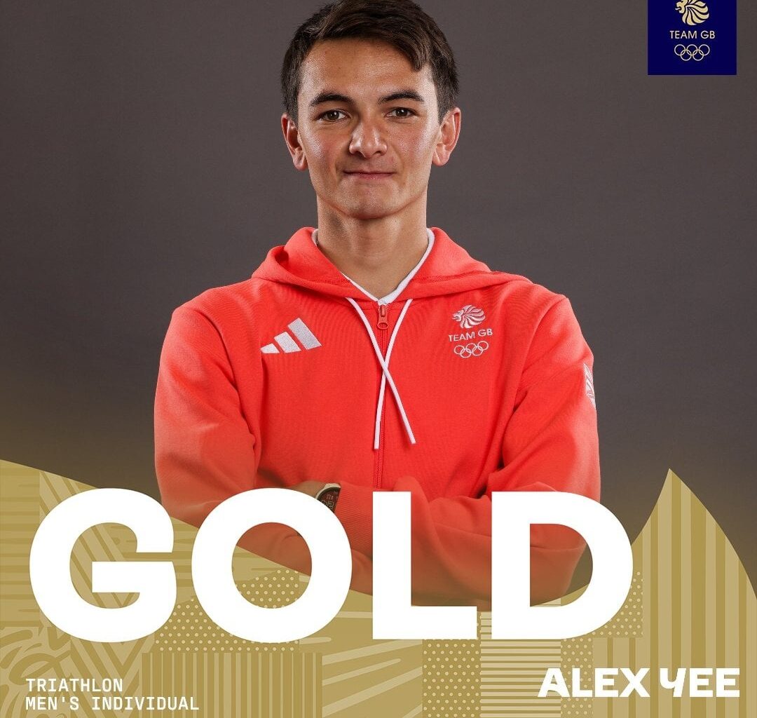 Alex Yee takes gold for GB in the Mens Olympic triathlon, with an insane comeback in the final moments!