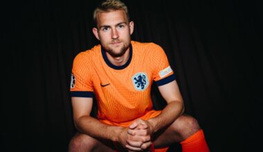 Bayern are determined not to lower their asking price for Matthijs de Ligt (€50m plus add-ons). Manchester United or any other club have to pay that fee. De Ligt's price is an important internal topic and Max Eberl must remain firm in that regard [@Plettigoal]