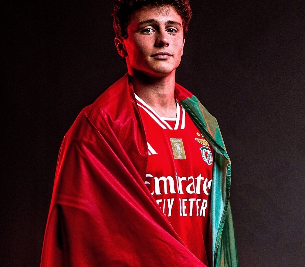 [Fabrizio Romano] JUST IN: PSG have made an official offer to Benfica for João Neves, following an agreement between the player and Paris.   Benfica president confirms: “There’s a proposal for João, yes. I never said that João would leave only for €120m”