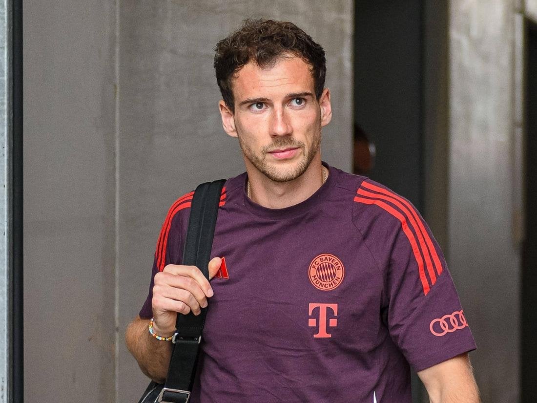 Leon Goretzka is not yet considering a move away from Bayern. There has been no contact between him and new coach Vincent Kompany so far. With the signing of João Palhinha, competition has increased in the position.