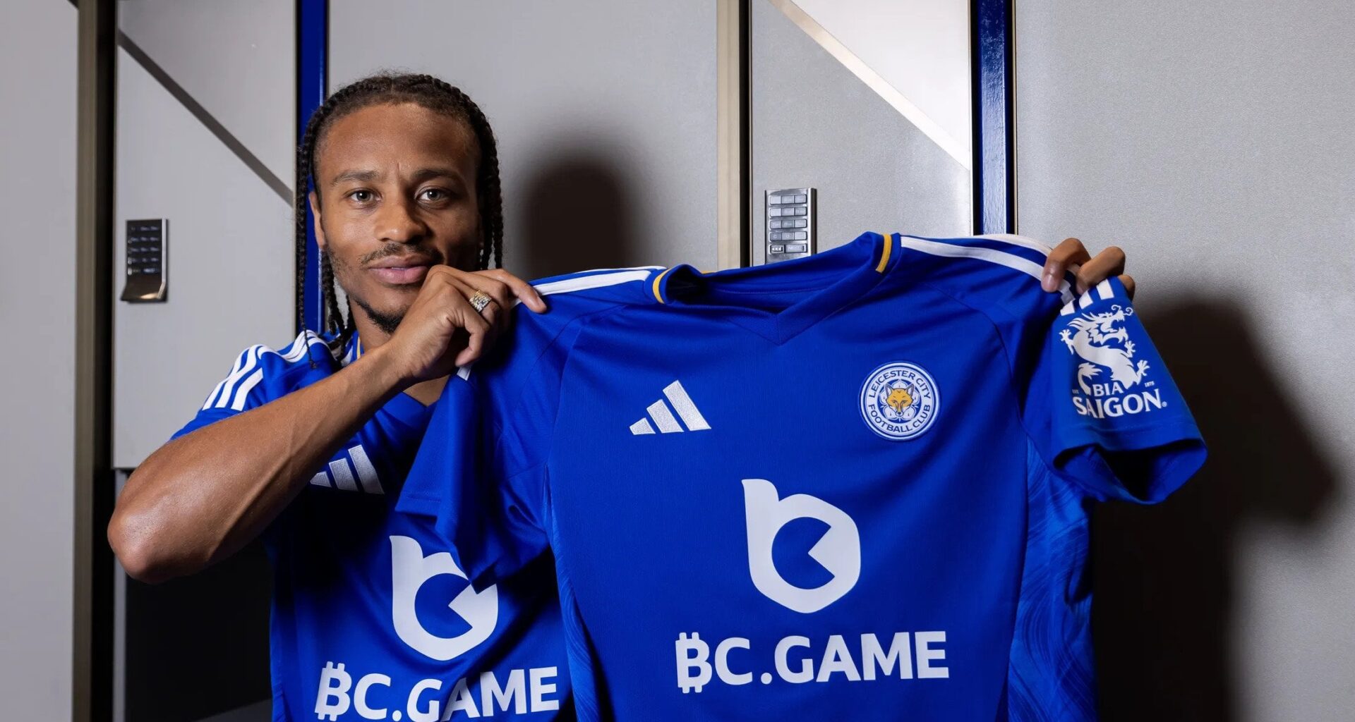 Leicester sign De Cordova-Reid on free transfer