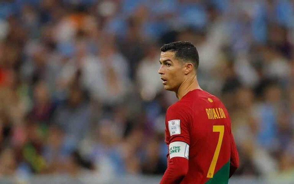 A derrota de Portugal vista lá fora: "o buraco negro do ego" de Ronaldo e "jogou com 10 jogadores"