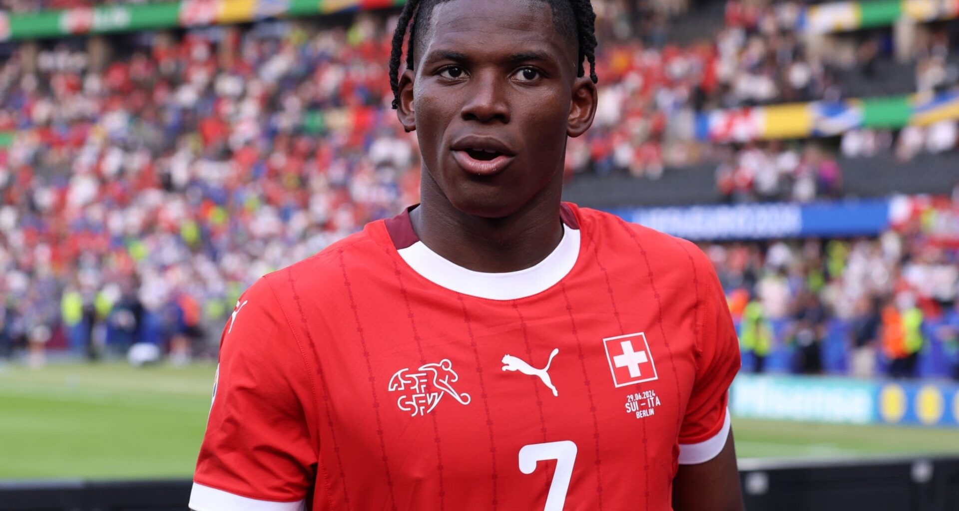 Bayern are interested in Breel Embolo. There's no offer yet, but Bayern's interest is real. The Swiss striker feels comfortable in Monaco and was not planning to leave the club, unless Bayern or another top club makes a move for him. Monaco want to keep Embolo