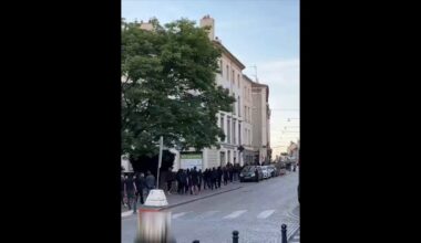 Hier à #Nancy, une milice fasciste, responsable de plusieurs agressions, a "patrouillé" les rues de la ville à la recherche des "gauchos". Pas de contrôles de police, pas d'interpellations, rien.