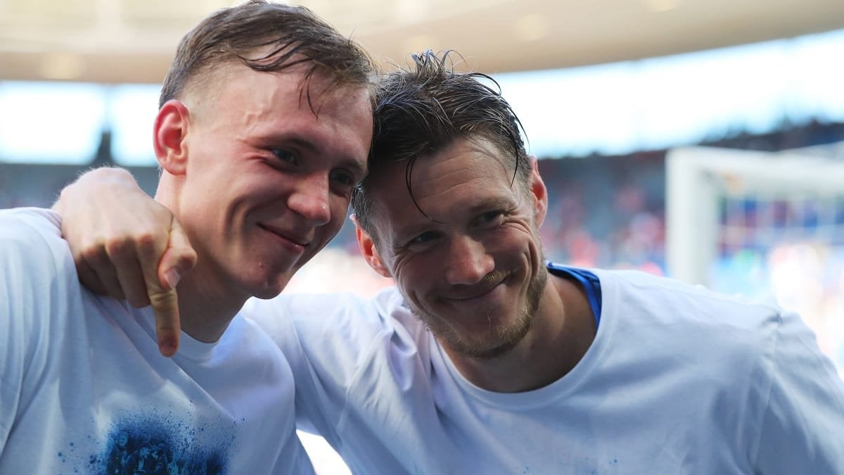 Weghorst über Hoffenheim: " Ich hätte mir vorstellen können, dort zu bleiben. Ich hatte mit Alexander Rosen immer einen offenen Austausch. Ich bin der Meinung, dass sich bei der TSG ein paar Dinge ändern müssen, wenn sie erfolgreich bleiben will [...] Das, was ich denke, habe ich intern gesagt."