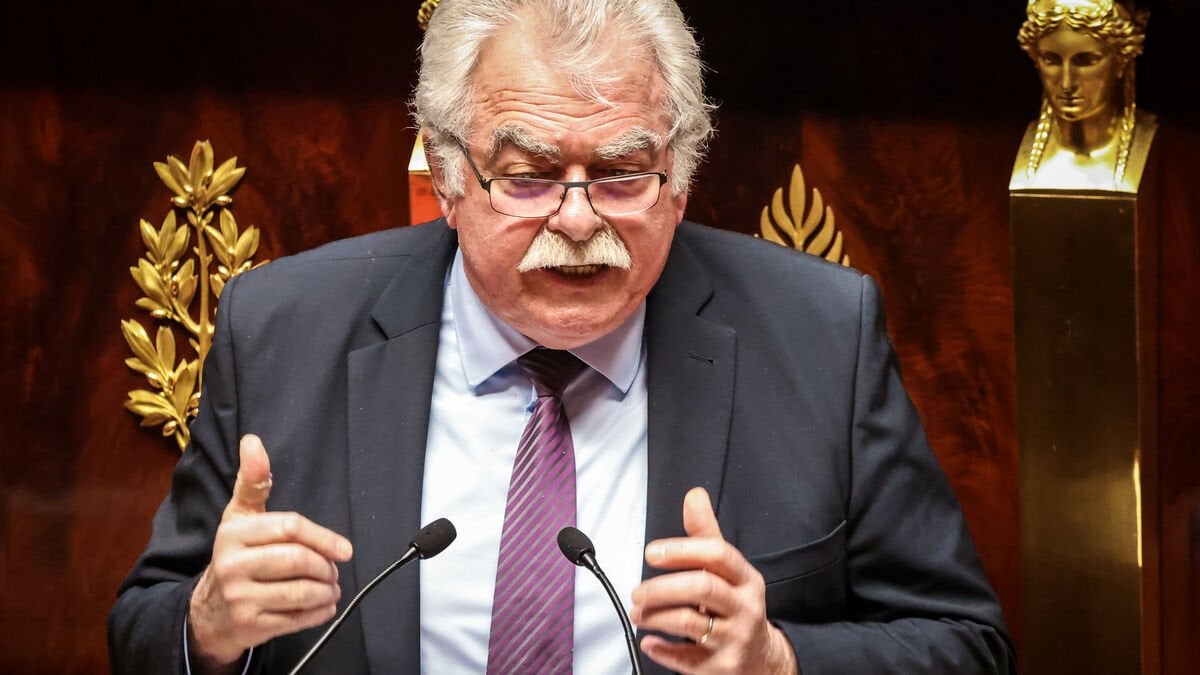 André Chassaigne (membre du PCF, député du Puy-de-Dôme depuis 2002, président de groupe depuis 2012, ancien conseiller régional d'Auvergne) candidat du Nouveau Front Populaire pour la présidence de l'Assemblée Nationale
