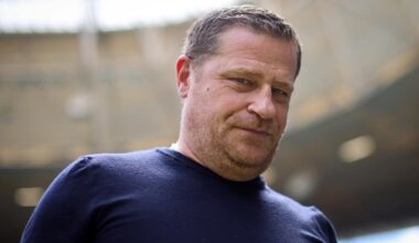 Eberl über Kimmich: "Er hat noch 1 Jahr Vertrag. Wir haben uns darauf verständigt, dass wir nach seinem Urlaub reden. Joshua ist ein sehr guter Spieler, aber es gilt einfach ganz generell, dass der Profifußball ein Leistungssport ist – wir können keinem Spieler per se sagen: Hey, du bist gesetzt."