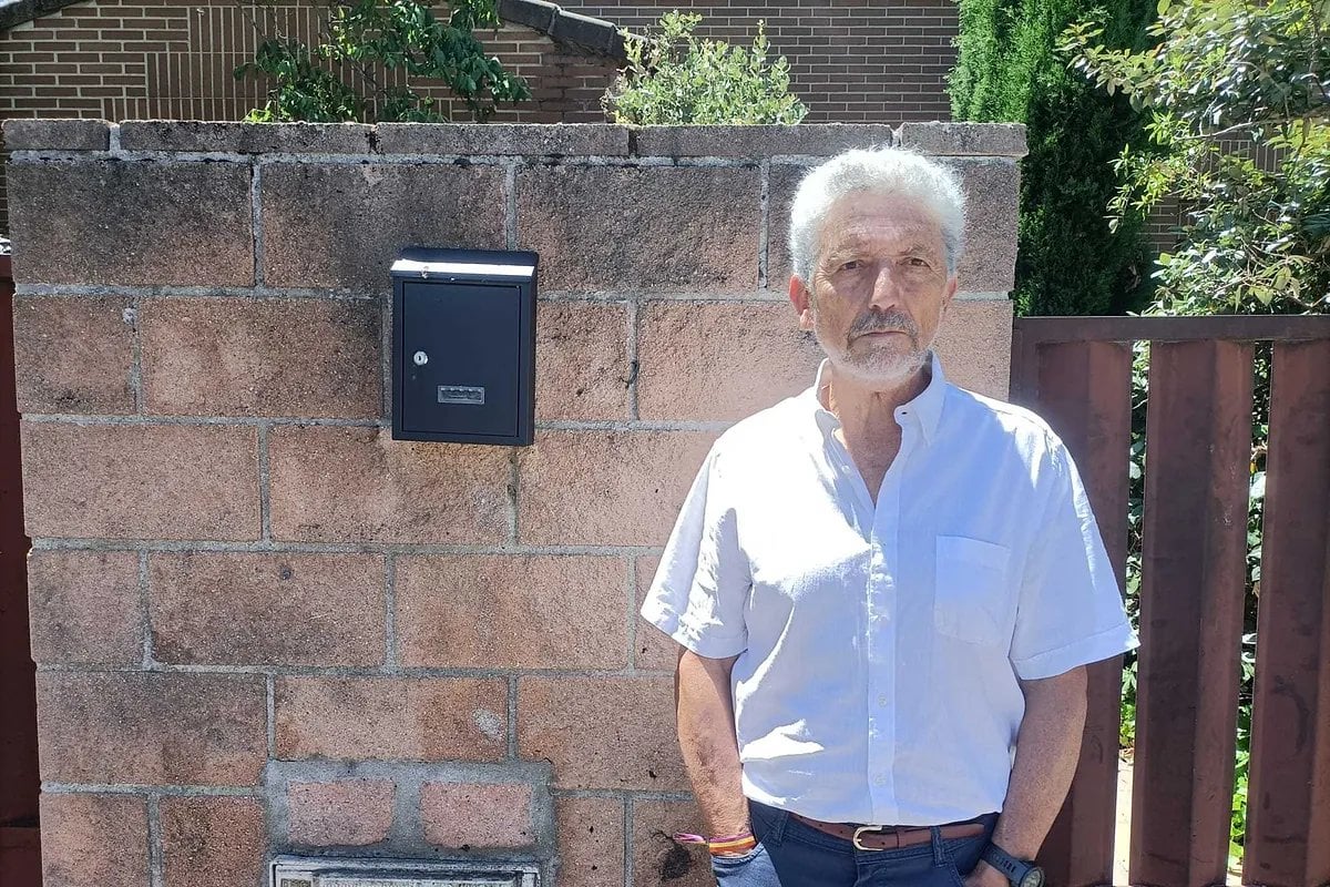 El calvario de un concejal de Podemos en la sierra de Madrid: "Me han quemado el coche y enviado una bala al buzón de mi casa"