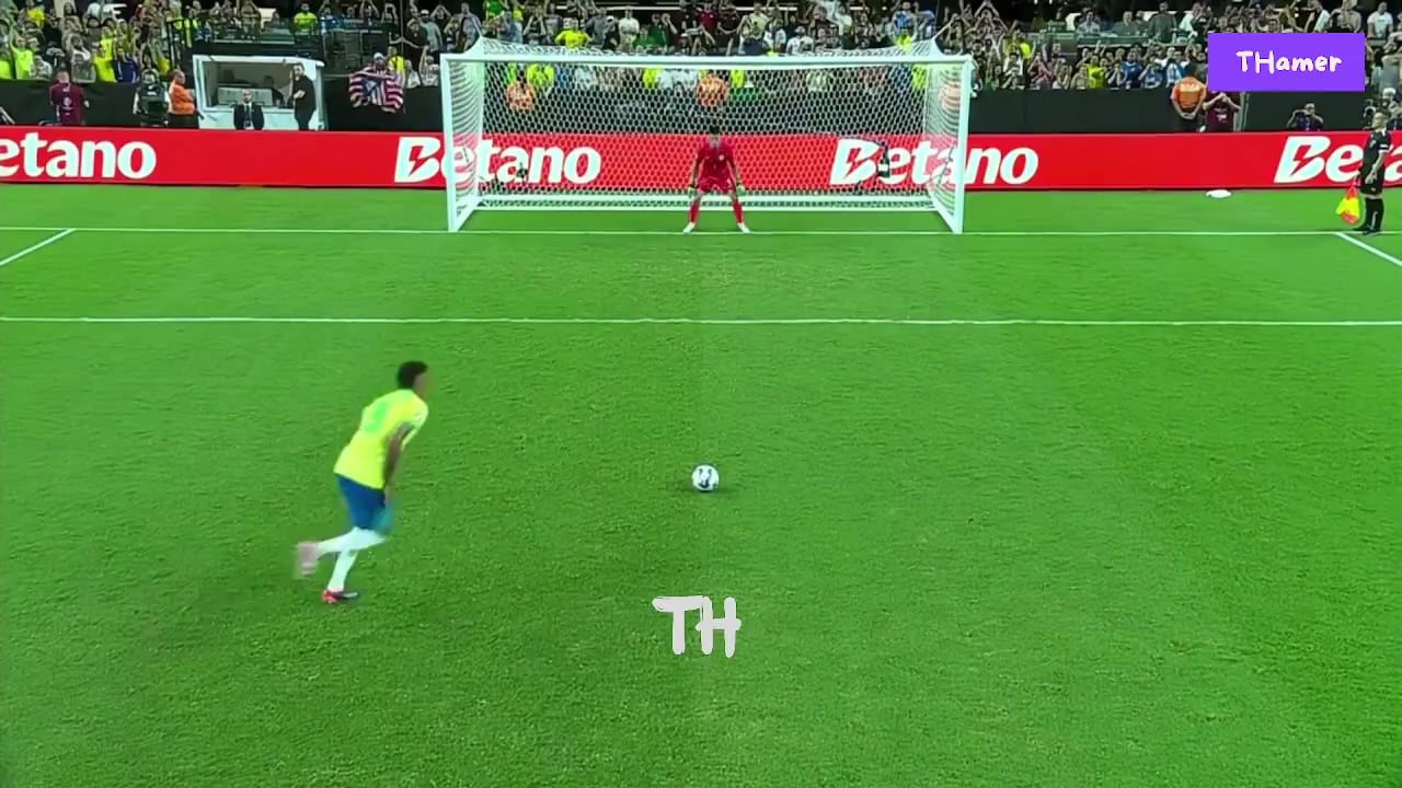 Éder Militão misses his penalty!