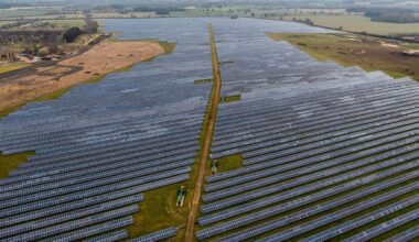 La production mondiale d'électricité renouvelable devrait dépasser le charbon en 2025