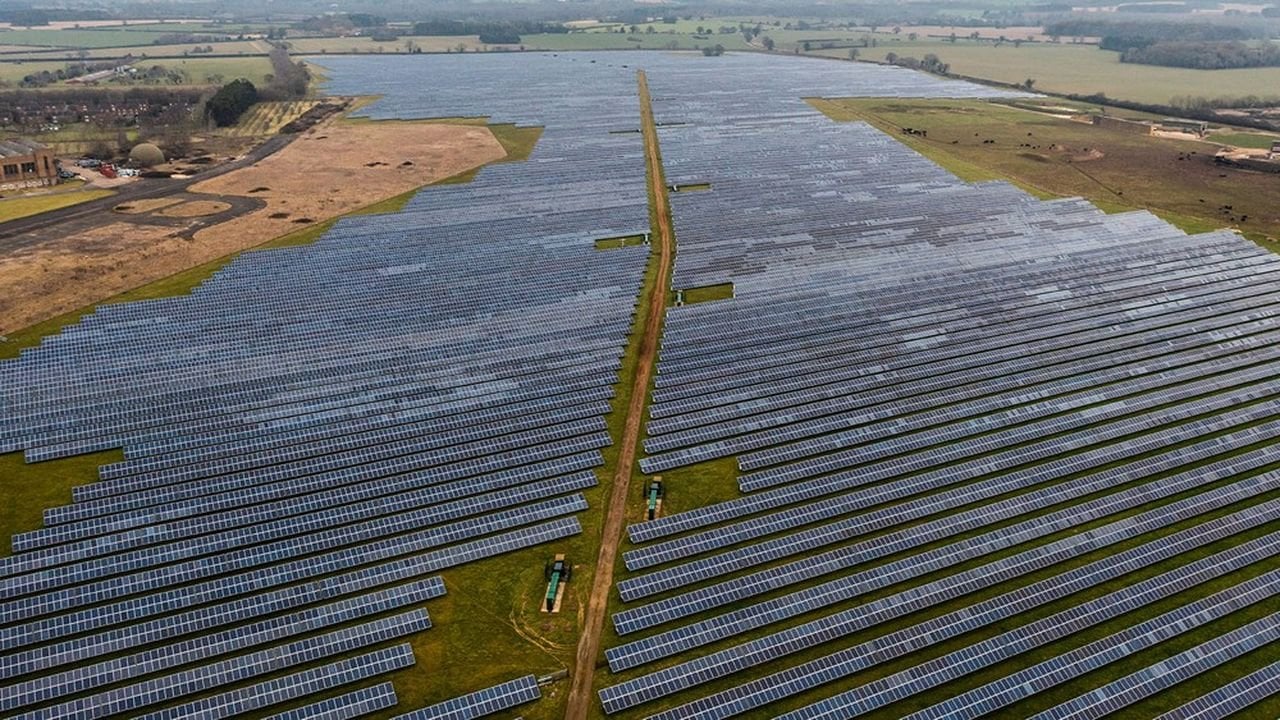 La production mondiale d'électricité renouvelable devrait dépasser le charbon en 2025