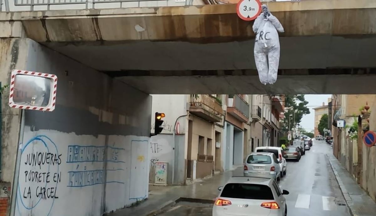 El muñeco de Junqueras colgado en un puente de Sant Vicenç dels Horts en 2017 también se ideó desde ERC