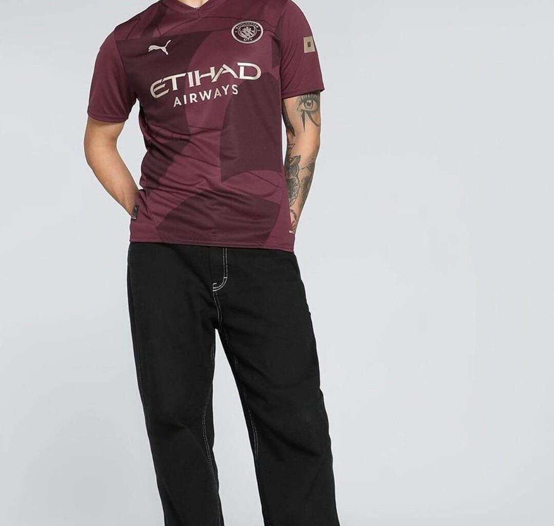 Official Third Kit, looks great