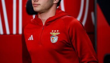 [Romano] Paris Saint-Germain are closing in on João Neves deal! New, positive round of talks again today.  PSG want to get it sealed next week.  Details of package being discussed after €70m fee + players to include for Benfica, like Renato Sánches.  Here we go, expected soon