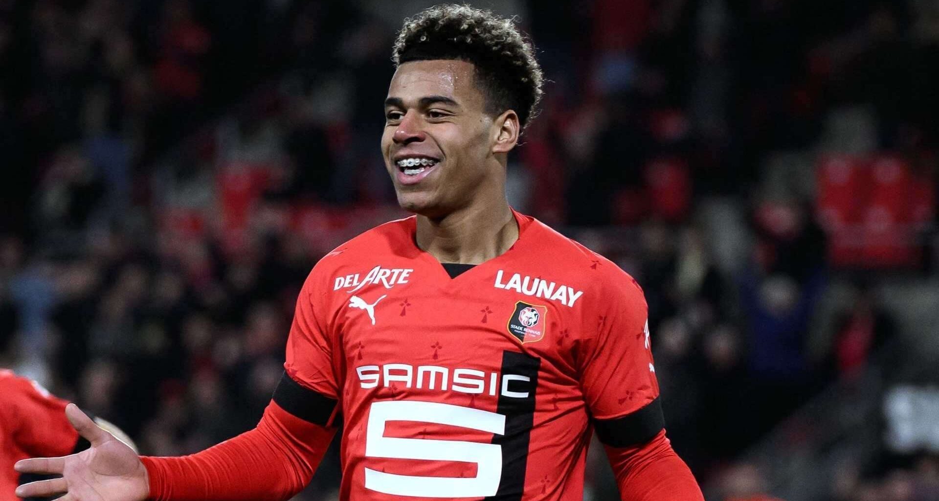 Désiré Doué:  • Rennes want €60m plus add-ons  • Realistic price rather around €45-50m plus add-ons  • Bayern are preparing a second bid  • PSG also want to bid for the player soon  • All parties expect a decision soon/by next week