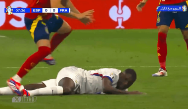 Nacho shoving Kolo Muani's head into the ground