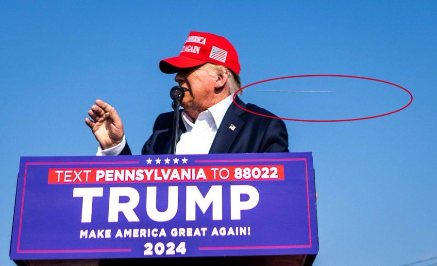 A lövedék mielőtt eltalálja Trump fülét