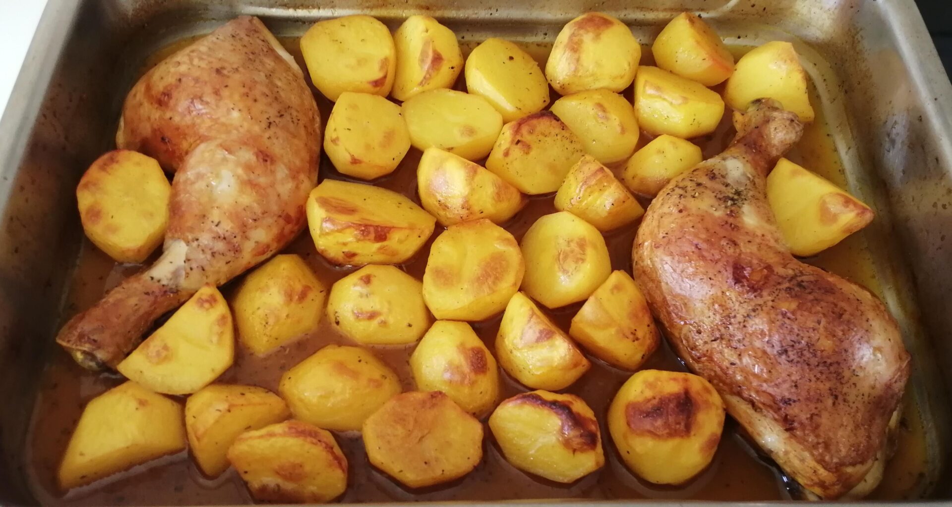 Yesterdays´s simple roast chicken lunch. Do the potatoes look good?