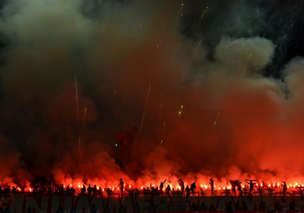 Vorbilder Norwegen und Österreich: Die DFL soll die Legalisierung von Pyrotechnik prüfen