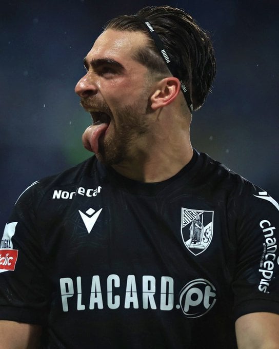 Jota Silva fechado no Nottingham Forest. 7M€ fixos + 5M€ em objetivos: 3M€, se fizer 15 jogos, +2M€, se marcar 10 golos e 20% de futura venda para o Vitória SC