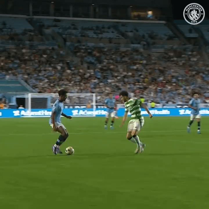 Oscar Bobb's run to assist Maximo Perrone as seen up close the pitch.