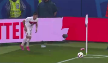 Arda Güler to the Austria fans after his assist. 😂
He was being pelted with bottles